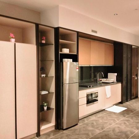 Scarletz Suites Klcc By Luxe Suites Kuala Lumpur Exterior photo